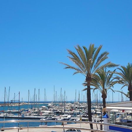 Apartamento A 150 Metros De La Playa Y Del Puerto Deportivo エステポナ エクステリア 写真